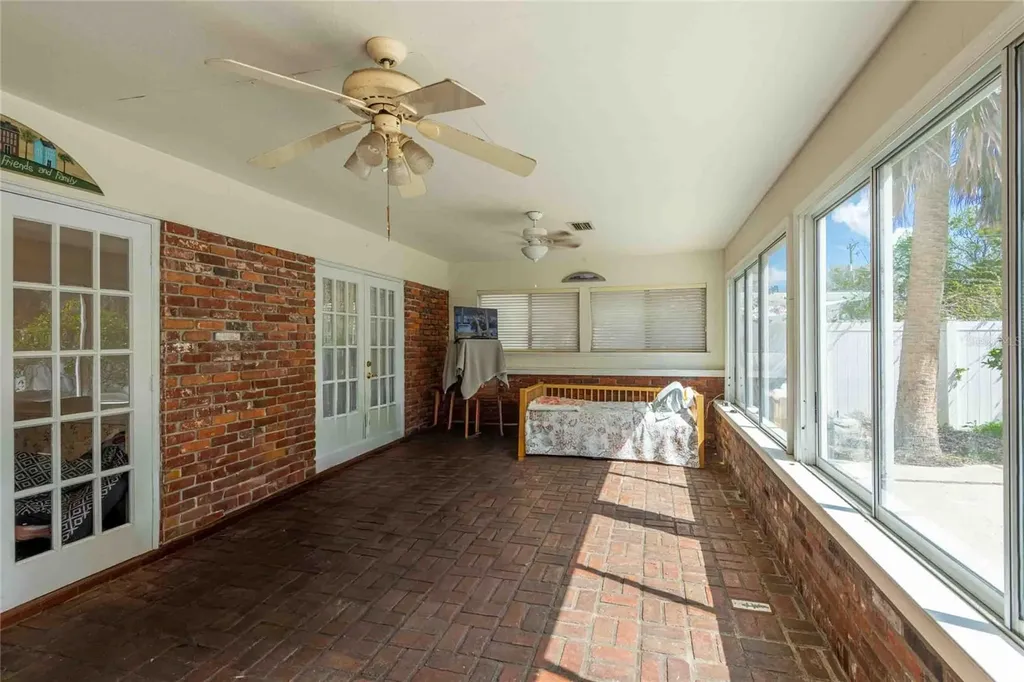 2804 Linthicum Place Tampa FL 33618