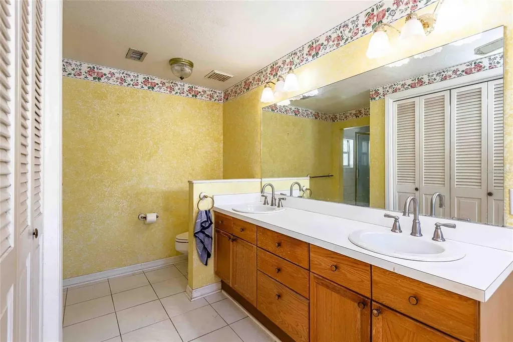 2804 Linthicum Place Tampa FL 33618