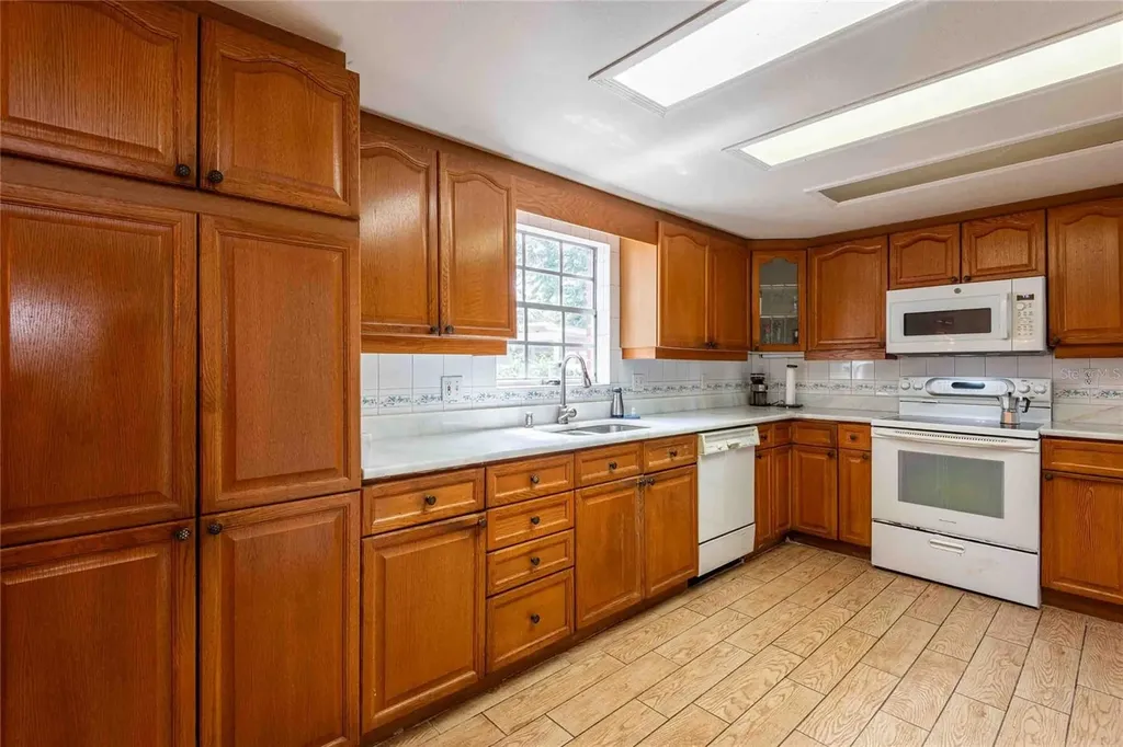 2804 Linthicum Place Tampa FL 33618