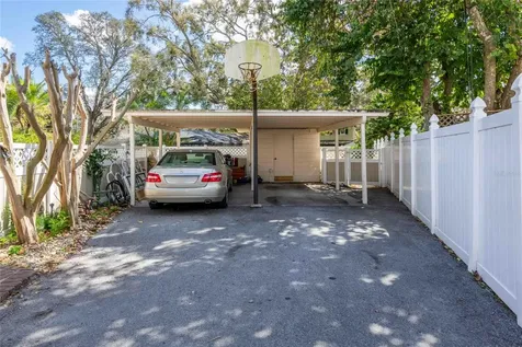 2804 Linthicum Place Tampa FL 33618