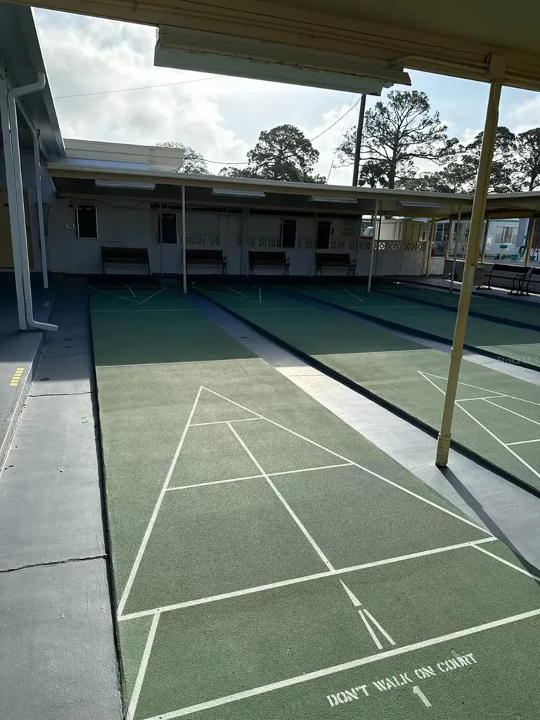 7803 46th Avenue N St Petersburg FL 33709