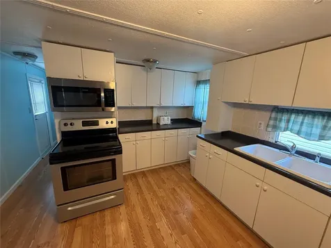 7803 46th Avenue N St Petersburg FL 33709