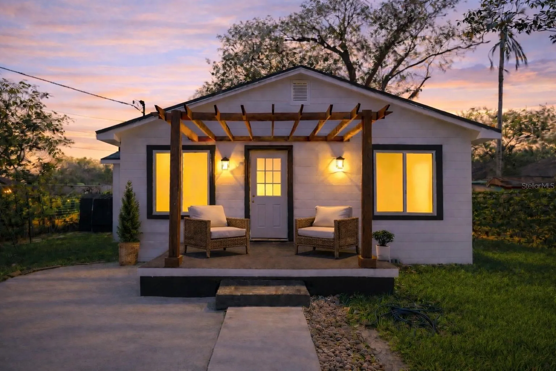 2102 E Caracas Street Tampa FL 33610