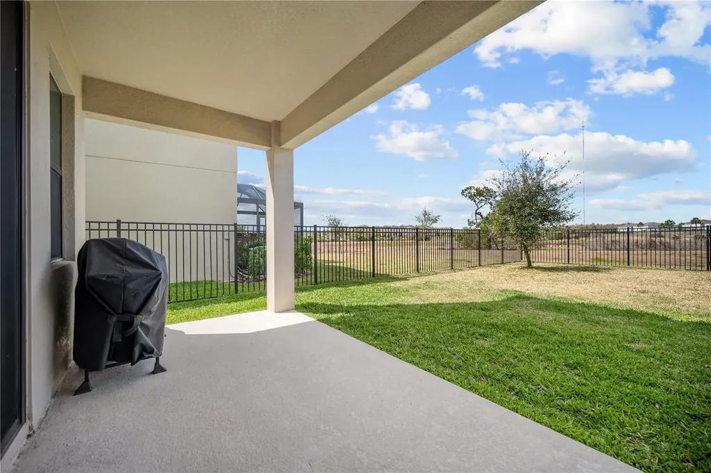 12517 Horseshoe Bend Drive Lithia FL 33547