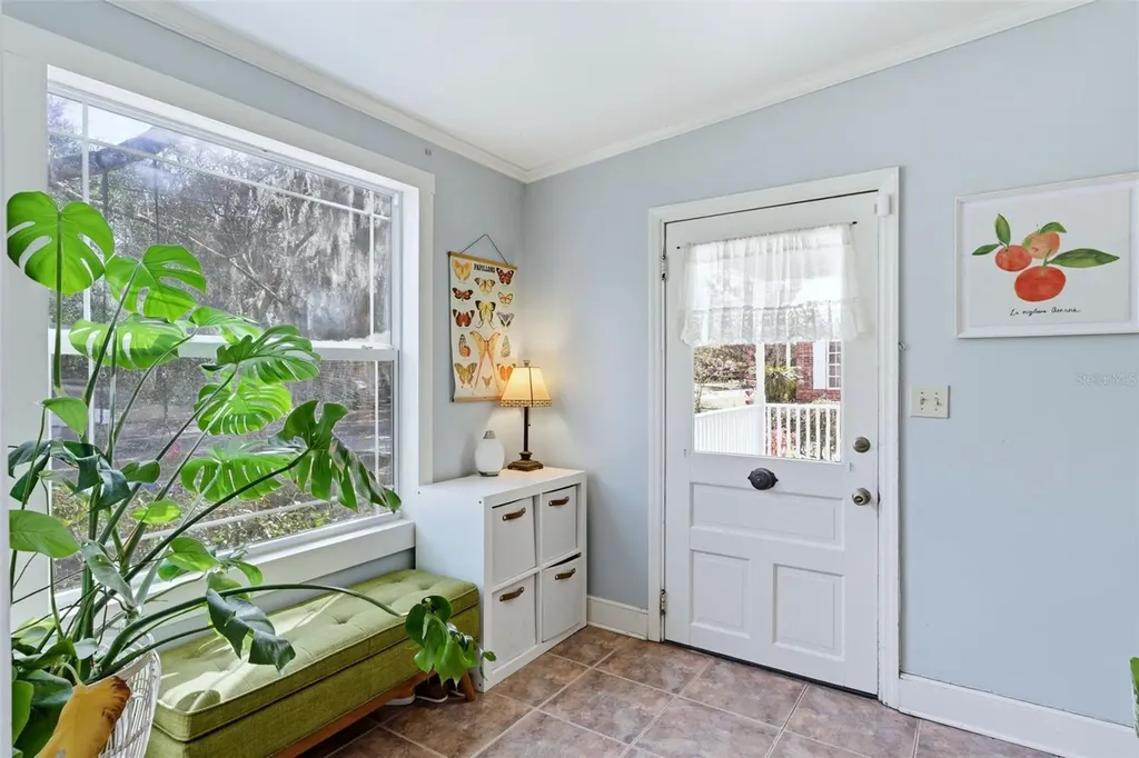 138 N Kentucky Avenue Deland FL 32724