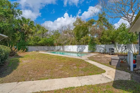 138 N Kentucky Avenue Deland FL 32724