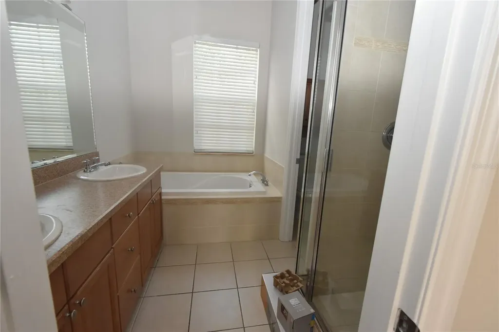 1007 Edison Park Court Tampa FL 33606