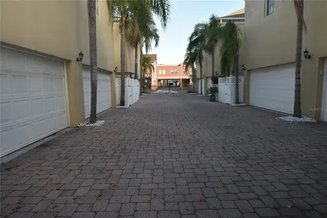 1007 Edison Park Court Tampa FL 33606