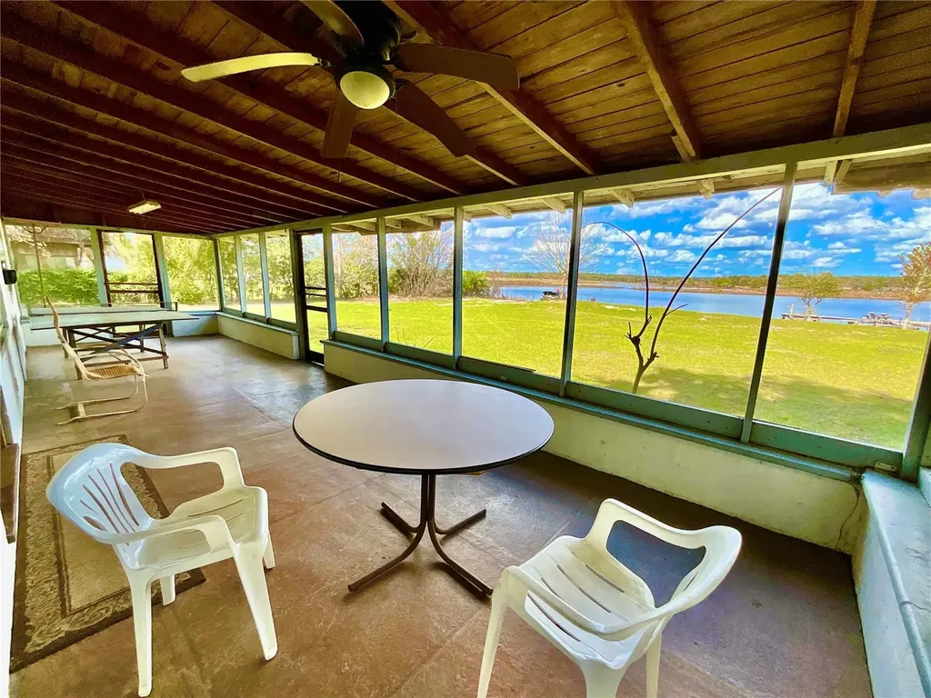 106 E Sunnyside Beach Road Hawthorne FL 32640