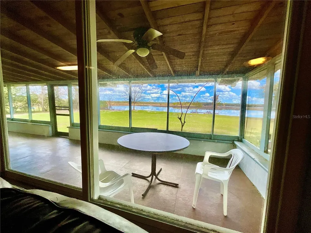 106 E Sunnyside Beach Road Hawthorne FL 32640