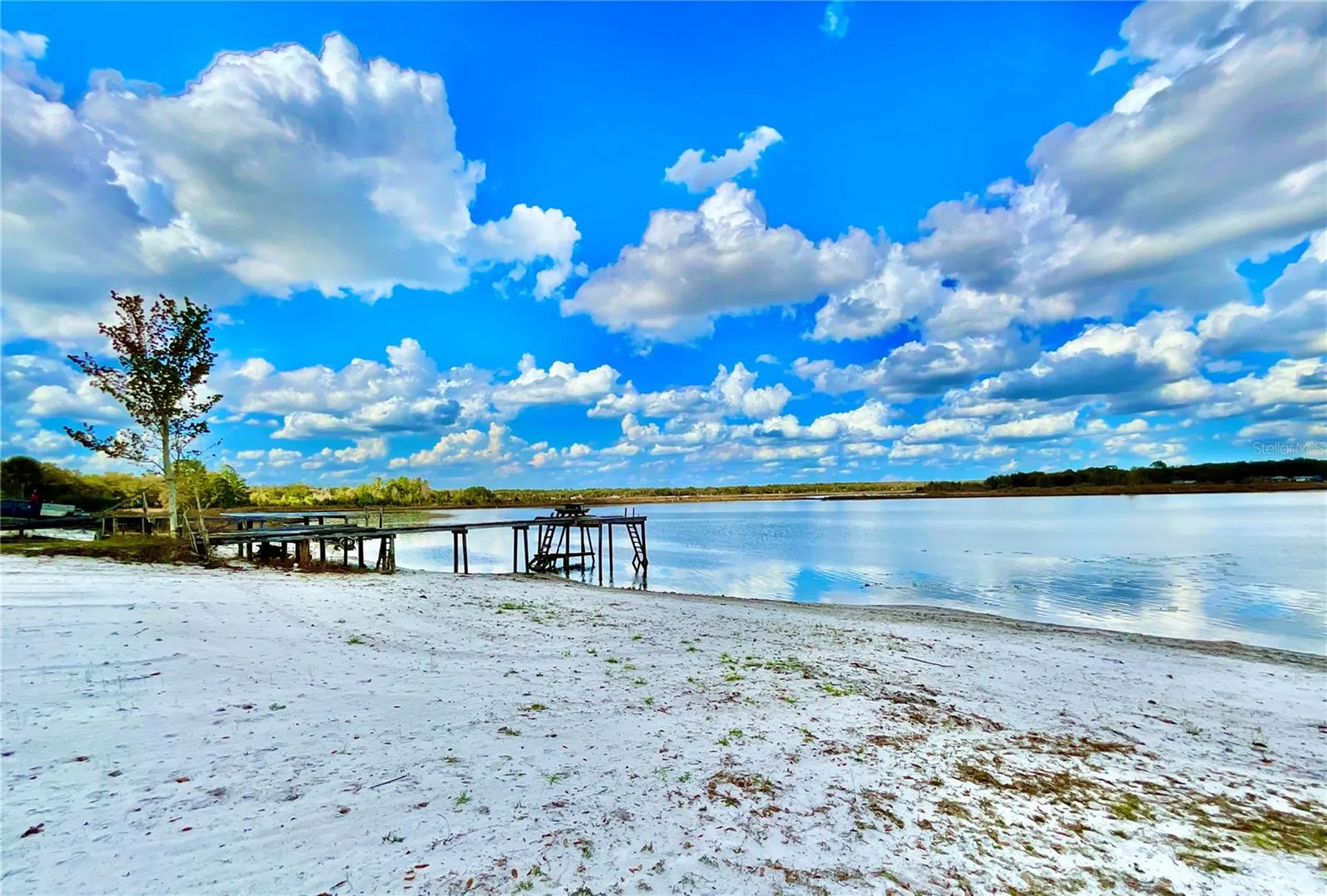 106 E Sunnyside Beach Road Hawthorne FL 32640