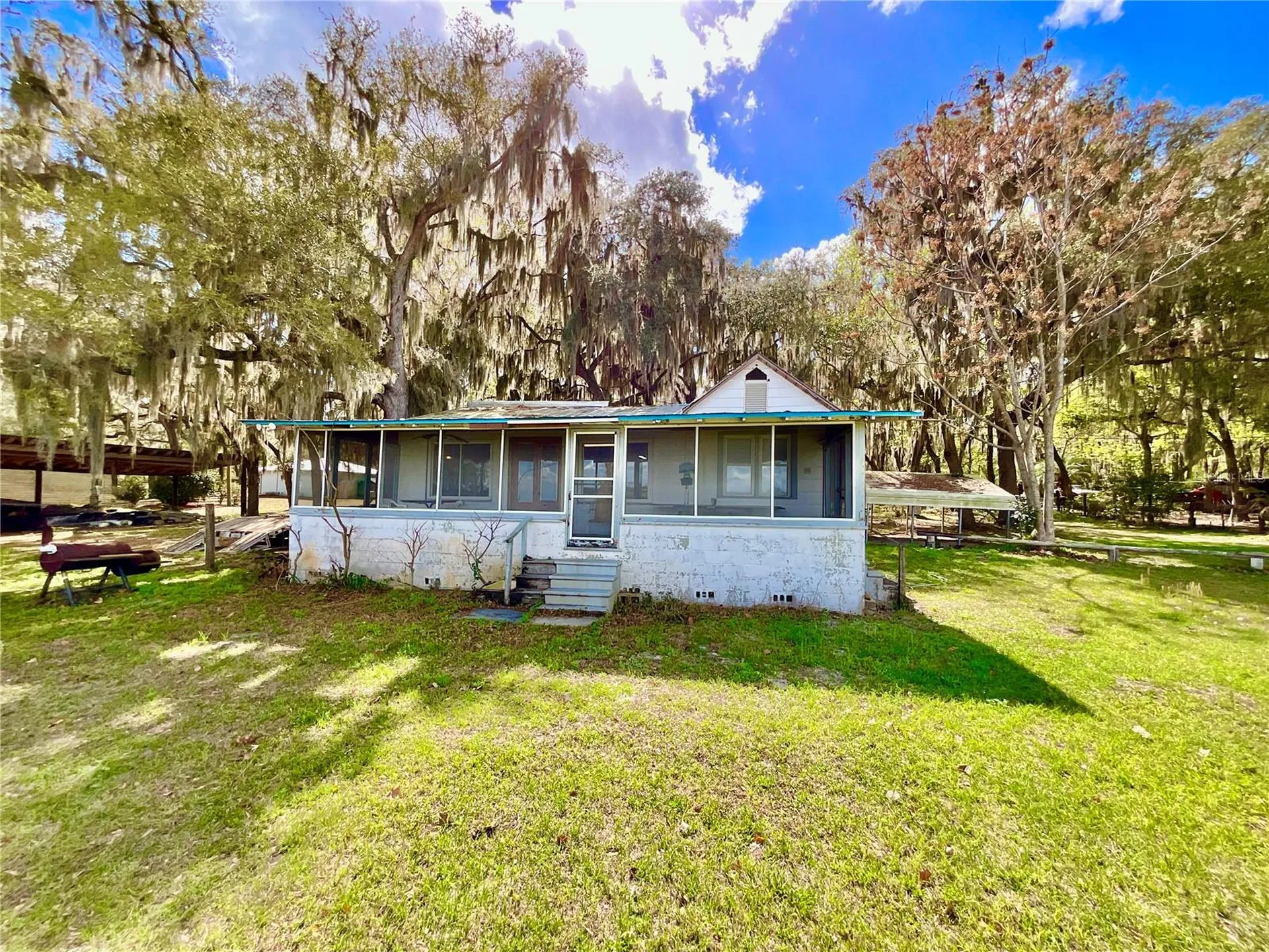 106 E Sunnyside Beach Road Hawthorne FL 32640