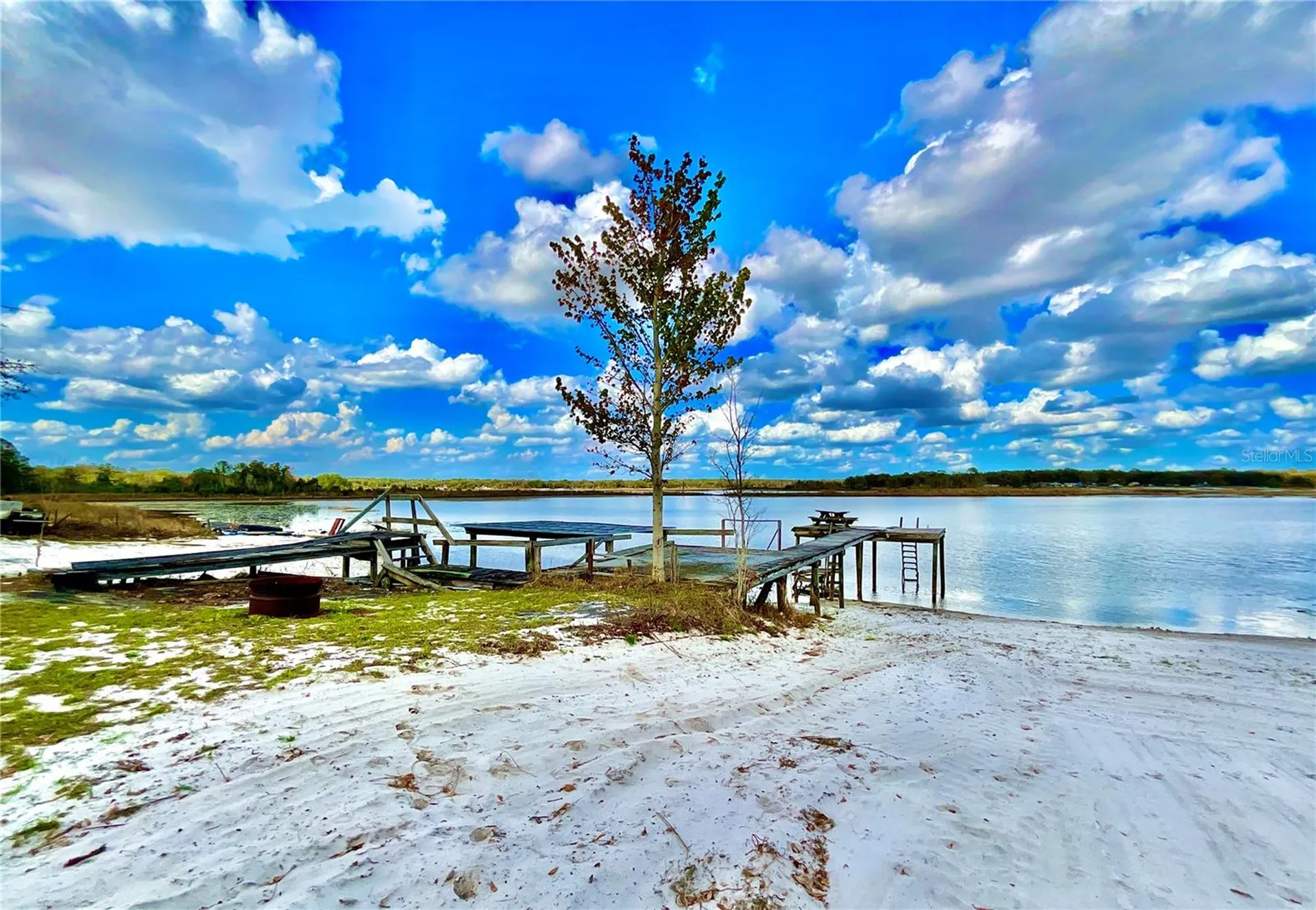106 E Sunnyside Beach Road Hawthorne FL 32640