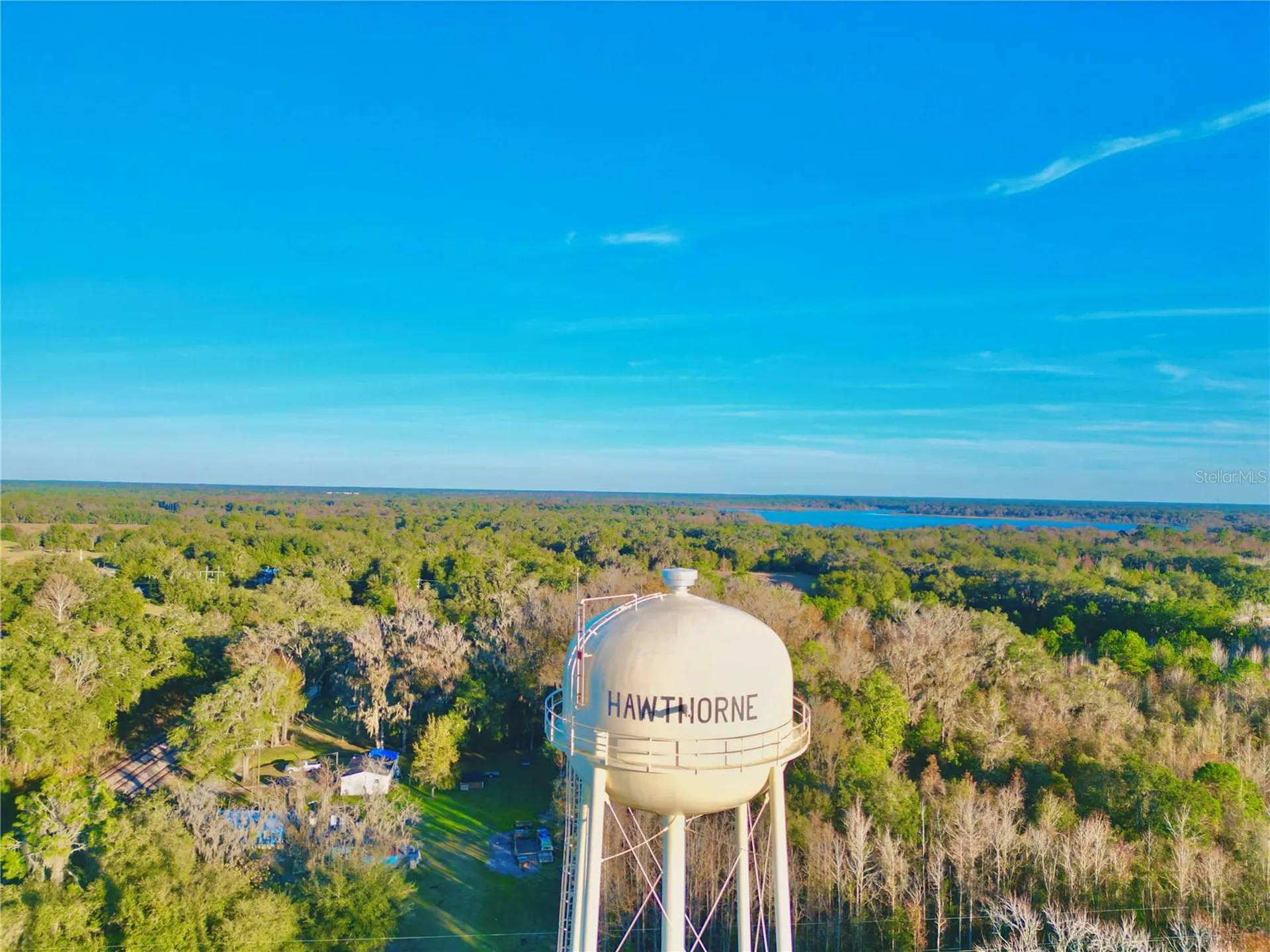 106 E Sunnyside Beach Road Hawthorne FL 32640