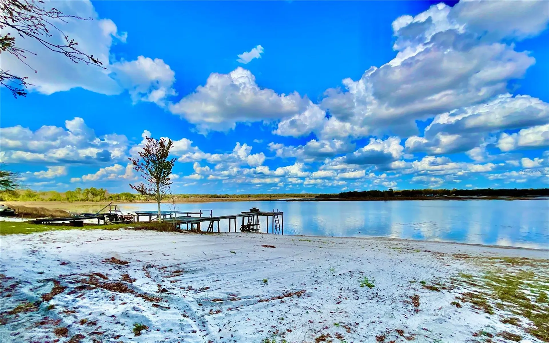 106 E Sunnyside Beach Road Hawthorne FL 32640