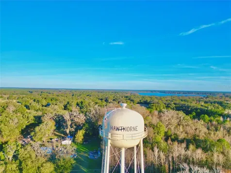106 E Sunnyside Beach Road Hawthorne FL 32640