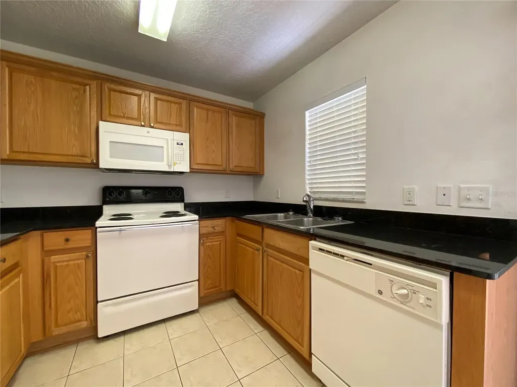 253 Castlekeeper Place Valrico FL 33594