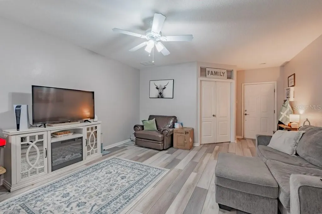 15856 Fishhawk View Drive Lithia FL 33547