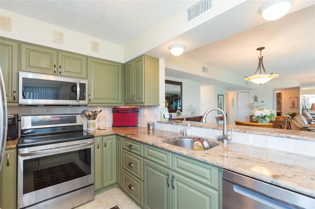 5541 Puerta Del Sol Boulevard S St Petersburg FL 33715