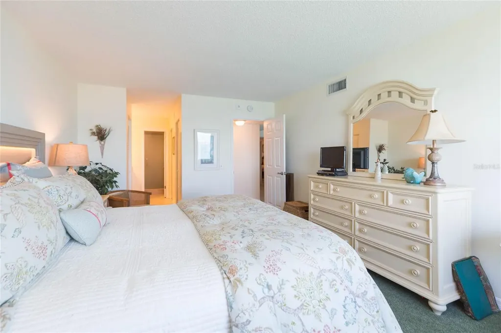 5541 Puerta Del Sol Boulevard S St Petersburg FL 33715