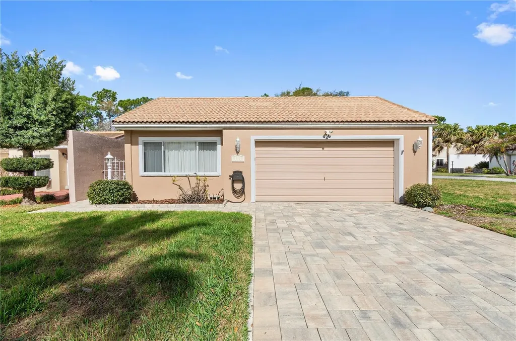 111 Las Flores Winter Haven FL 33884