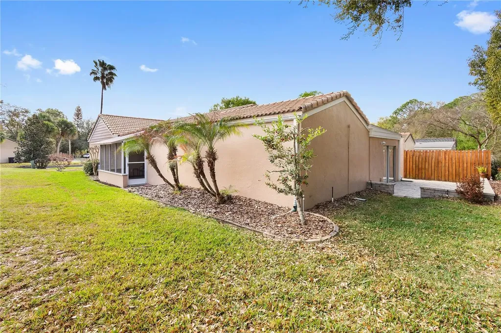 111 Las Flores Winter Haven FL 33884