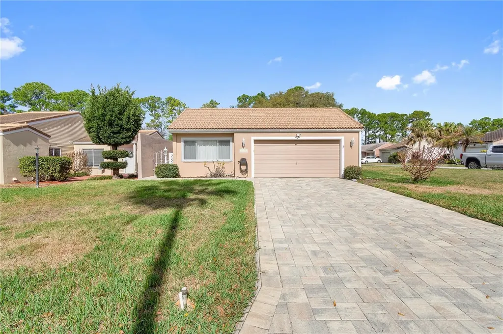 111 Las Flores Winter Haven FL 33884