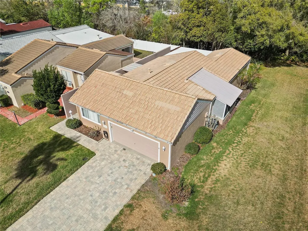 111 Las Flores Winter Haven FL 33884