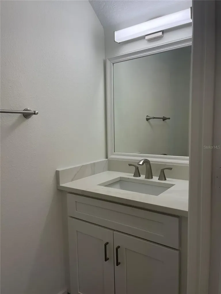 8502 Gablebend Way Tampa FL 33647