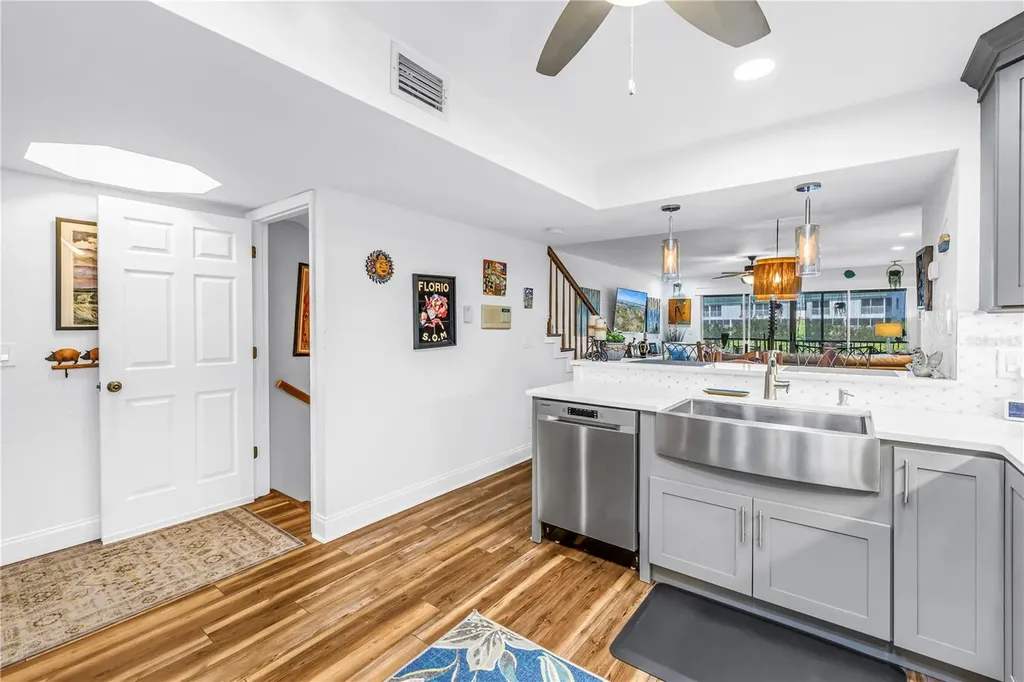 9948 Indian Key Trail Seminole FL 33776