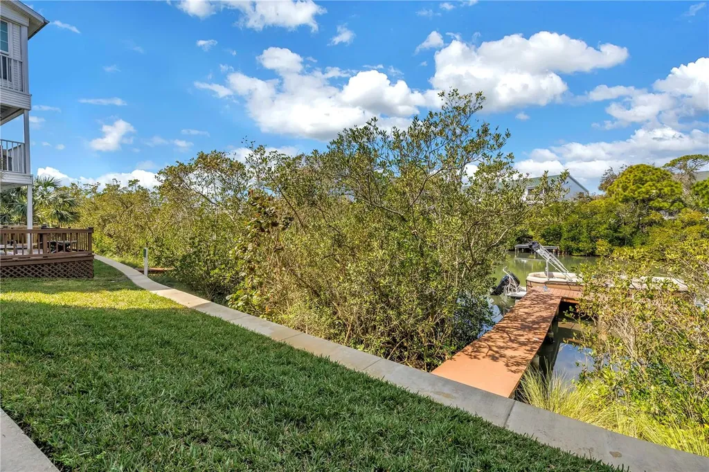 9948 Indian Key Trail Seminole FL 33776
