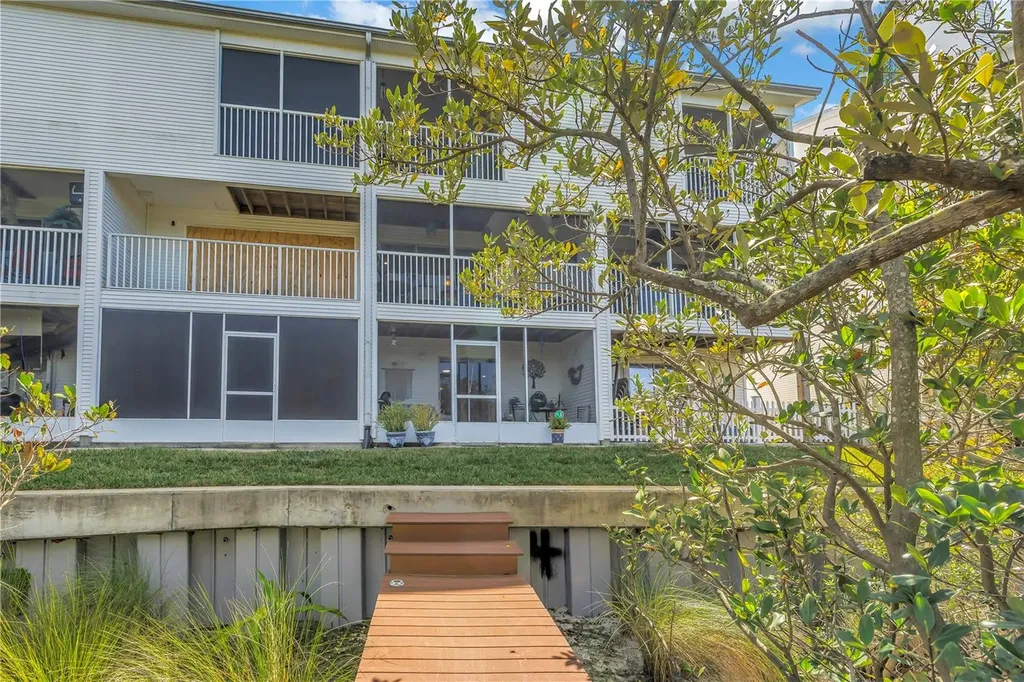 9948 Indian Key Trail Seminole FL 33776