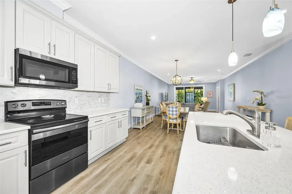1528 Highland Park Drive Largo FL 33756