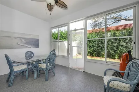 1528 Highland Park Drive Largo FL 33756