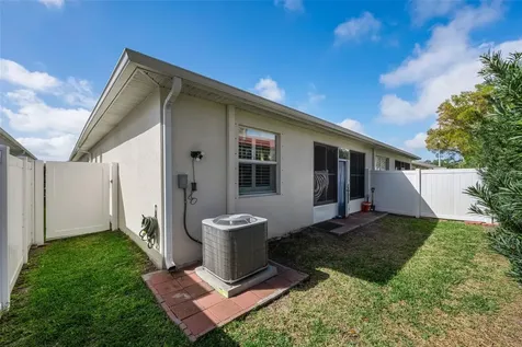 1528 Highland Park Drive Largo FL 33756