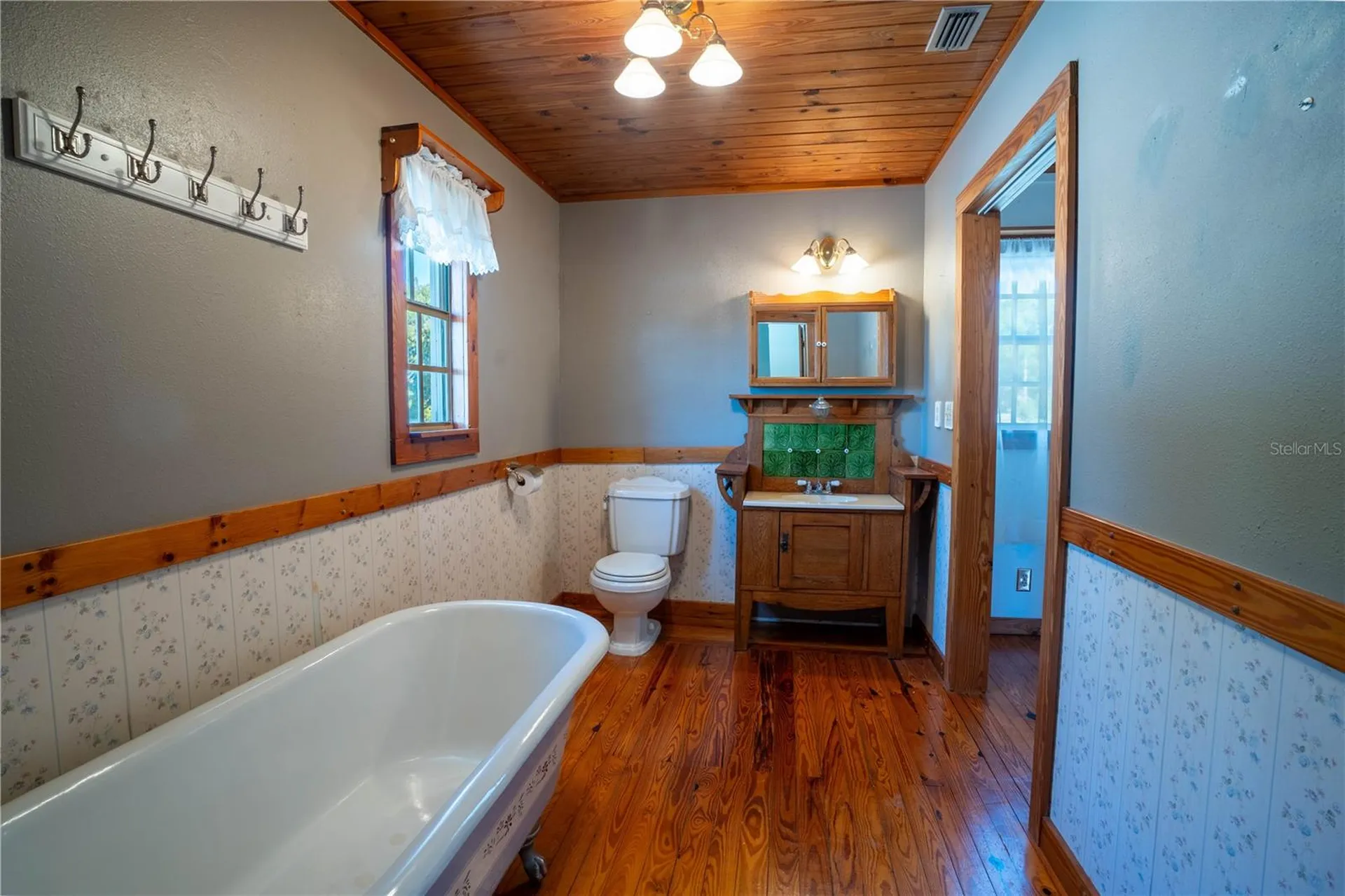2567 Central Avenue Clearwater FL 33764