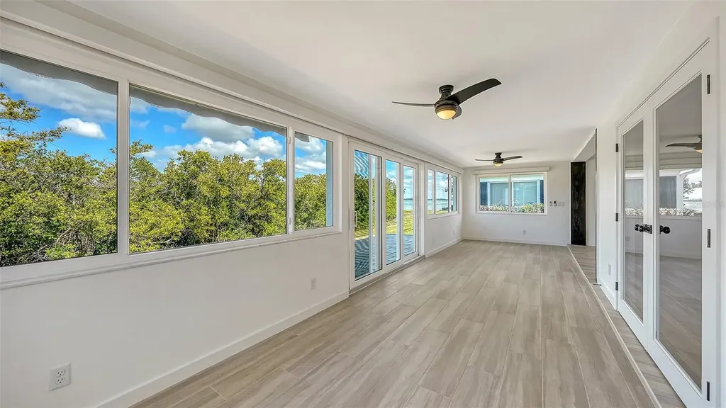 909 Spanish Drive N Longboat Key FL 34228