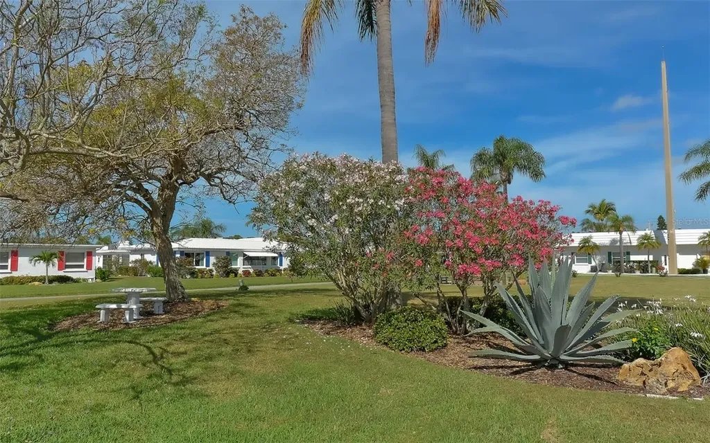 909 Spanish Drive N Longboat Key FL 34228