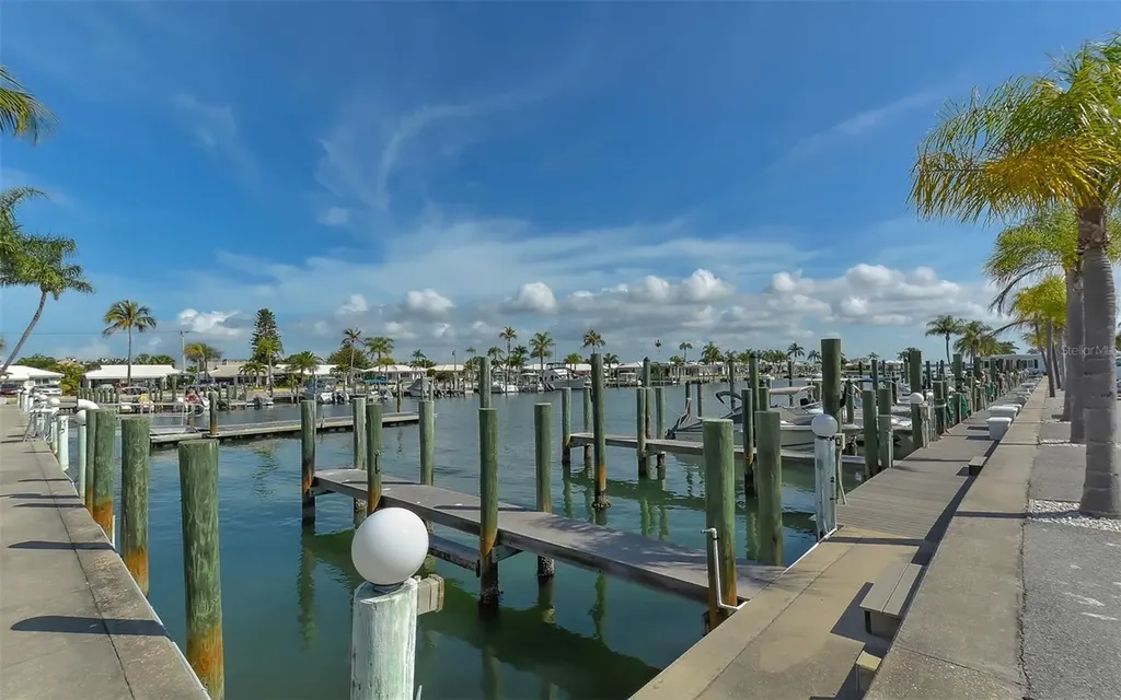909 Spanish Drive N Longboat Key FL 34228