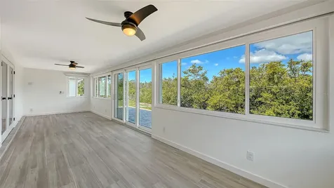909 Spanish Drive N Longboat Key FL 34228
