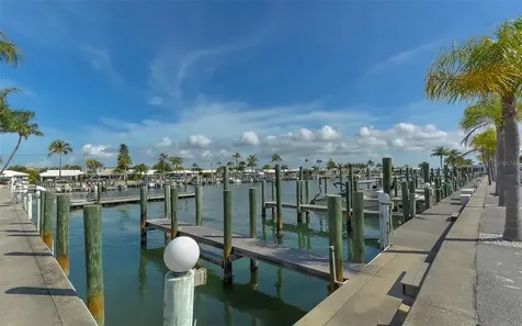 909 Spanish Drive N Longboat Key FL 34228
