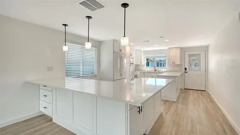909 Spanish Drive N Longboat Key FL 34228