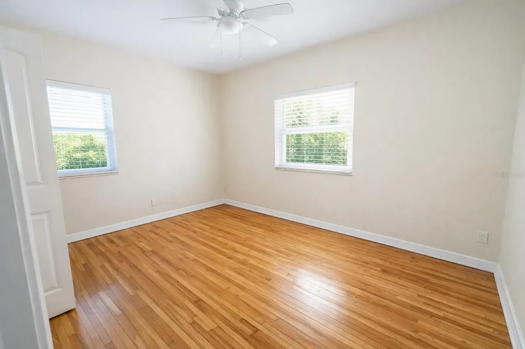 601 34th Avenue NE St Petersburg FL 33704