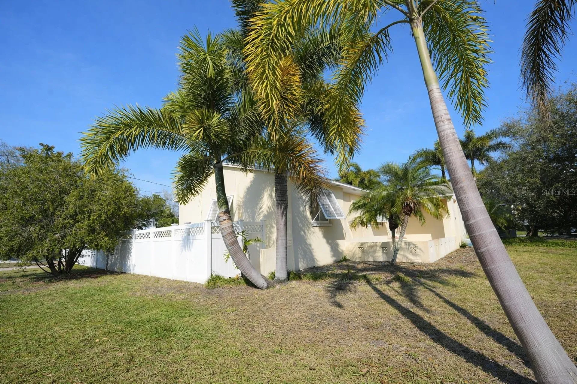 601 34th Avenue NE St Petersburg FL 33704