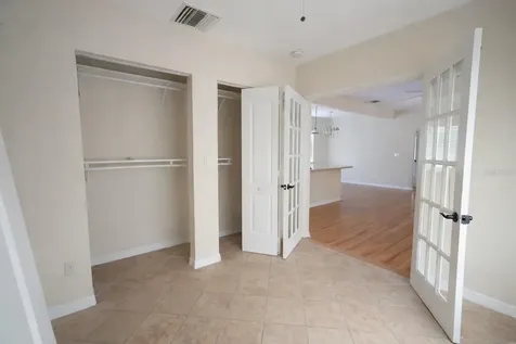 601 34th Avenue NE St Petersburg FL 33704