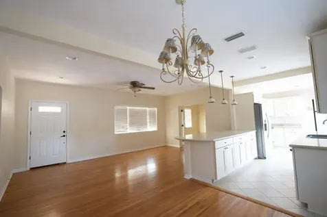 601 34th Avenue NE St Petersburg FL 33704