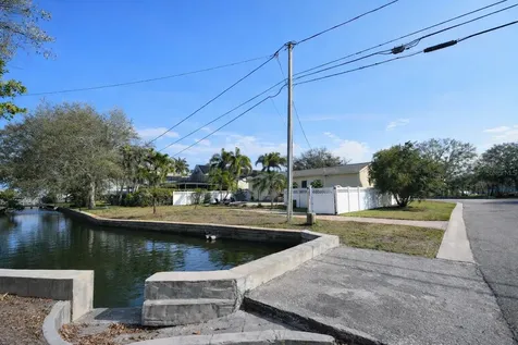 601 34th Avenue NE St Petersburg FL 33704