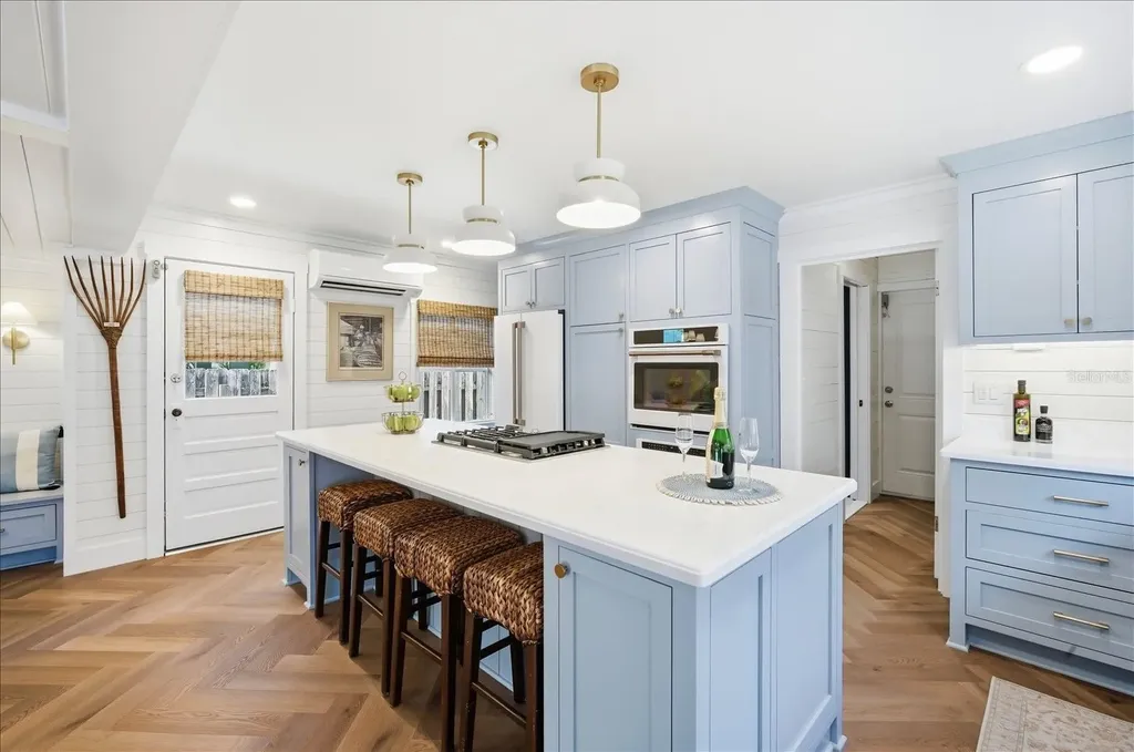 2913 Gulf Drive Holmes Beach FL 34217