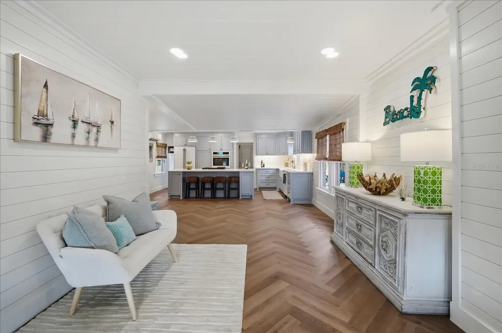 2913 Gulf Drive Holmes Beach FL 34217