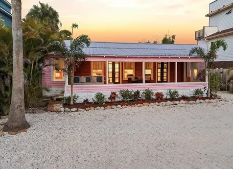 2913 Gulf Drive Holmes Beach FL 34217